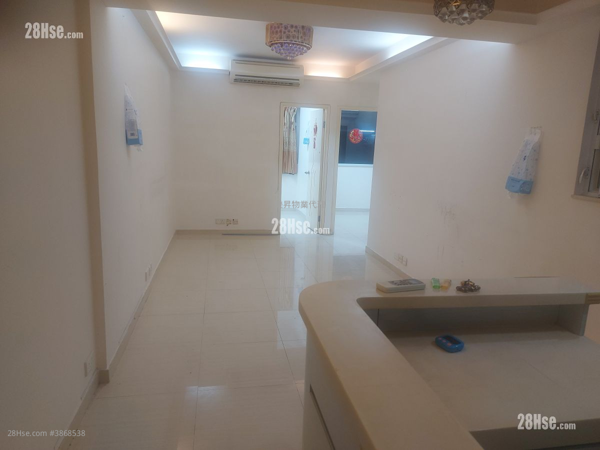 Hung Fuk Building Sell 3 Bedrooms , 2 Bathrooms 539 ft² ( 50.1 m² )