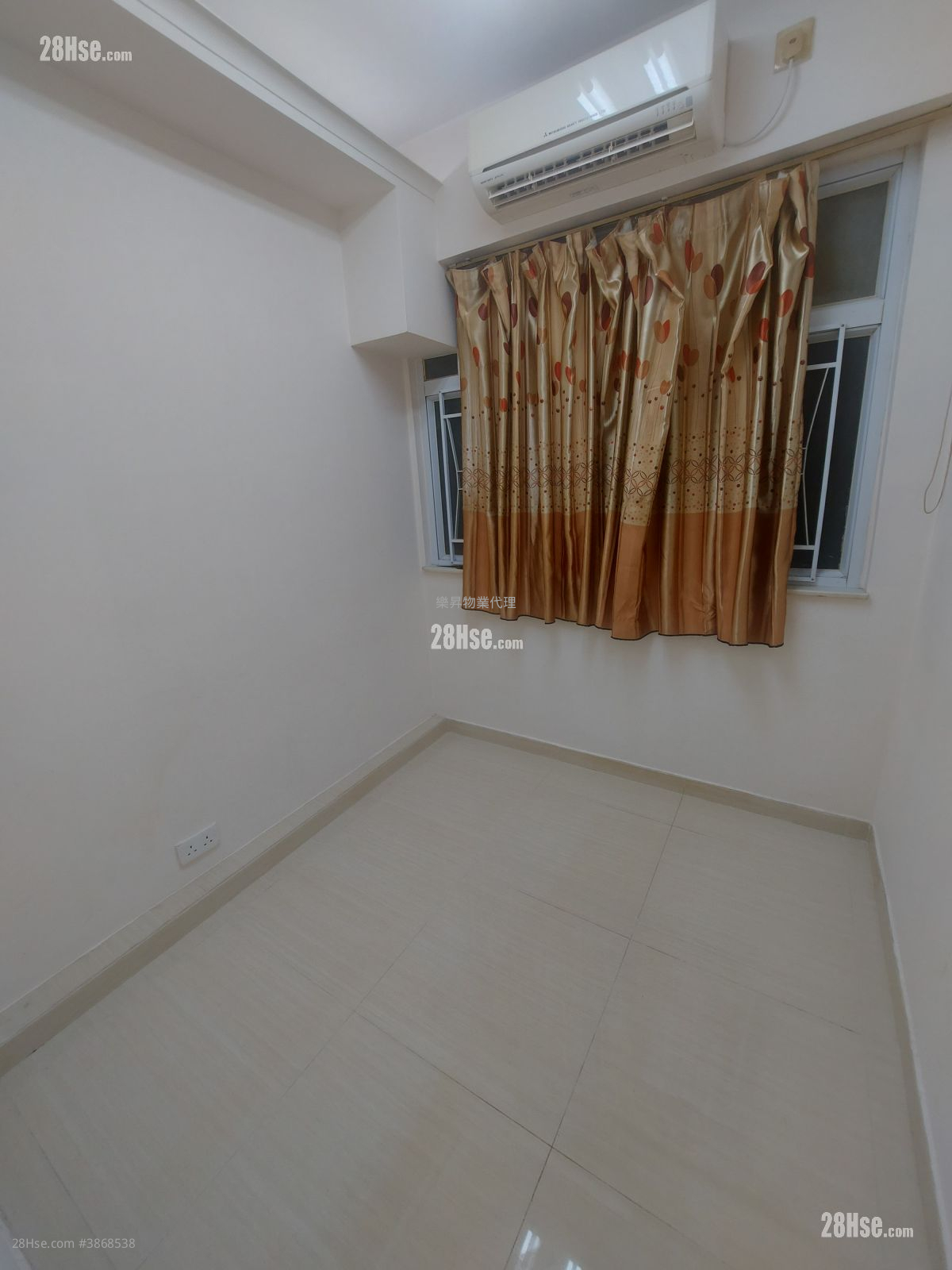 Hung Fuk Building Sell 3 Bedrooms , 2 Bathrooms 539 ft² ( 50.1 m² )