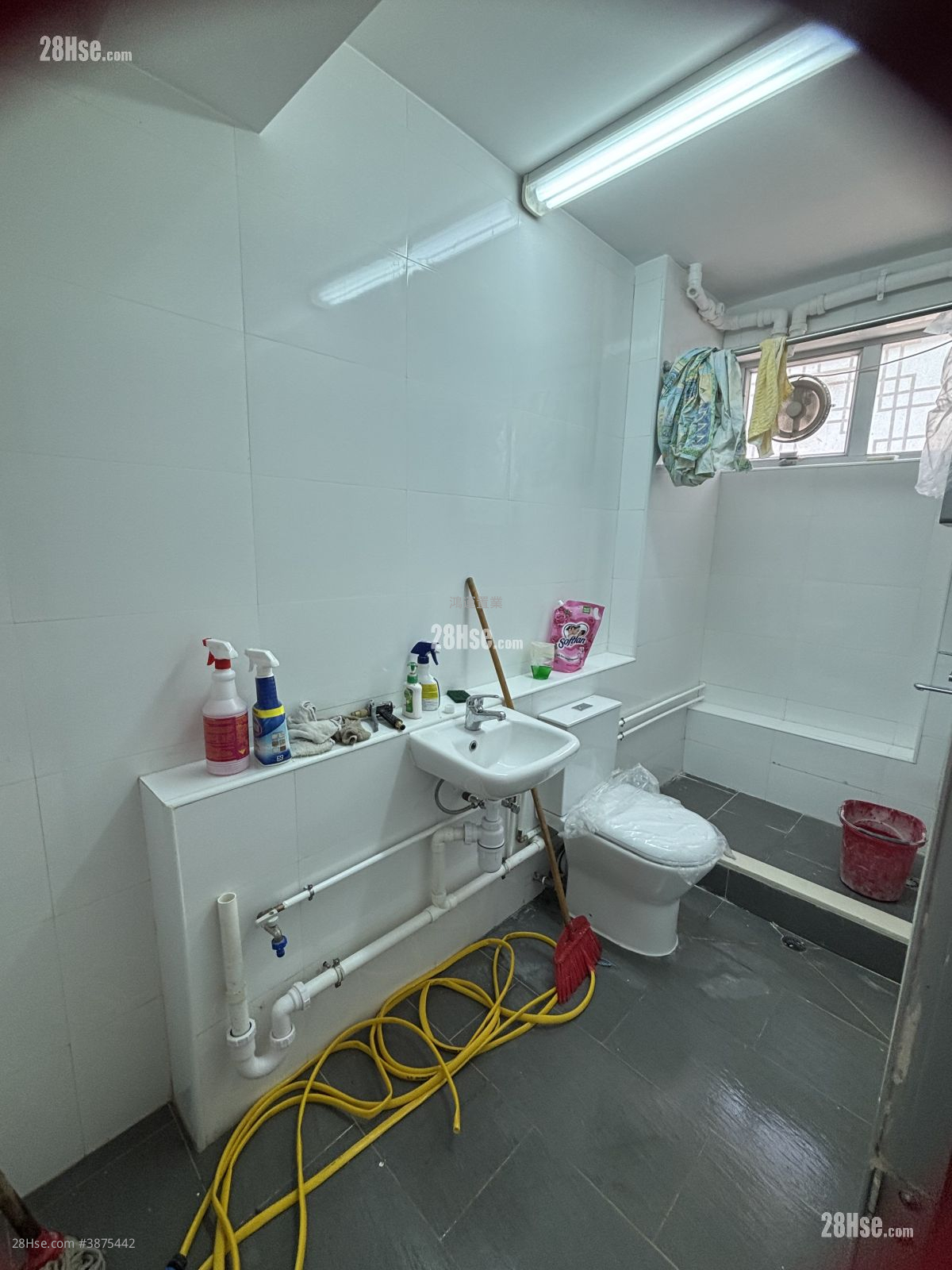 Tin Ha Wan Village Rental 3 Bedrooms , 1 Bathroom 700 ft² ( 65.0 m² )