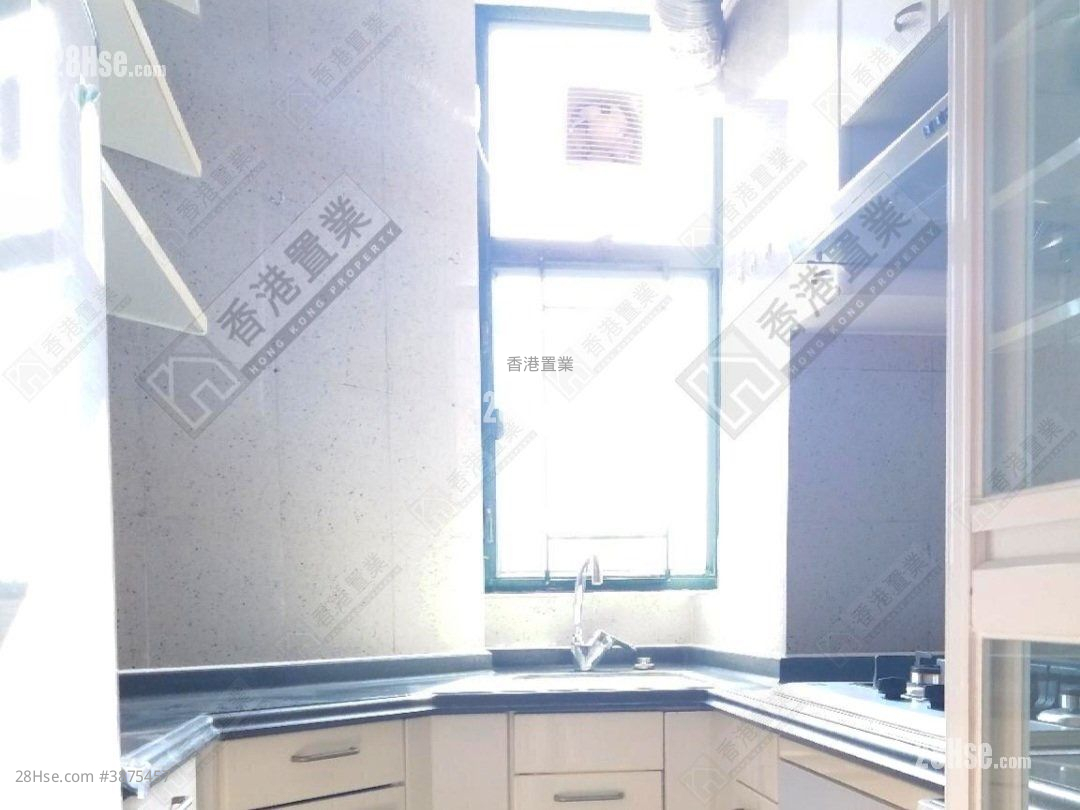 Galaxia Rental 2 Bedrooms , 1 Bathroom 593 ft² ( 55.1 m² )