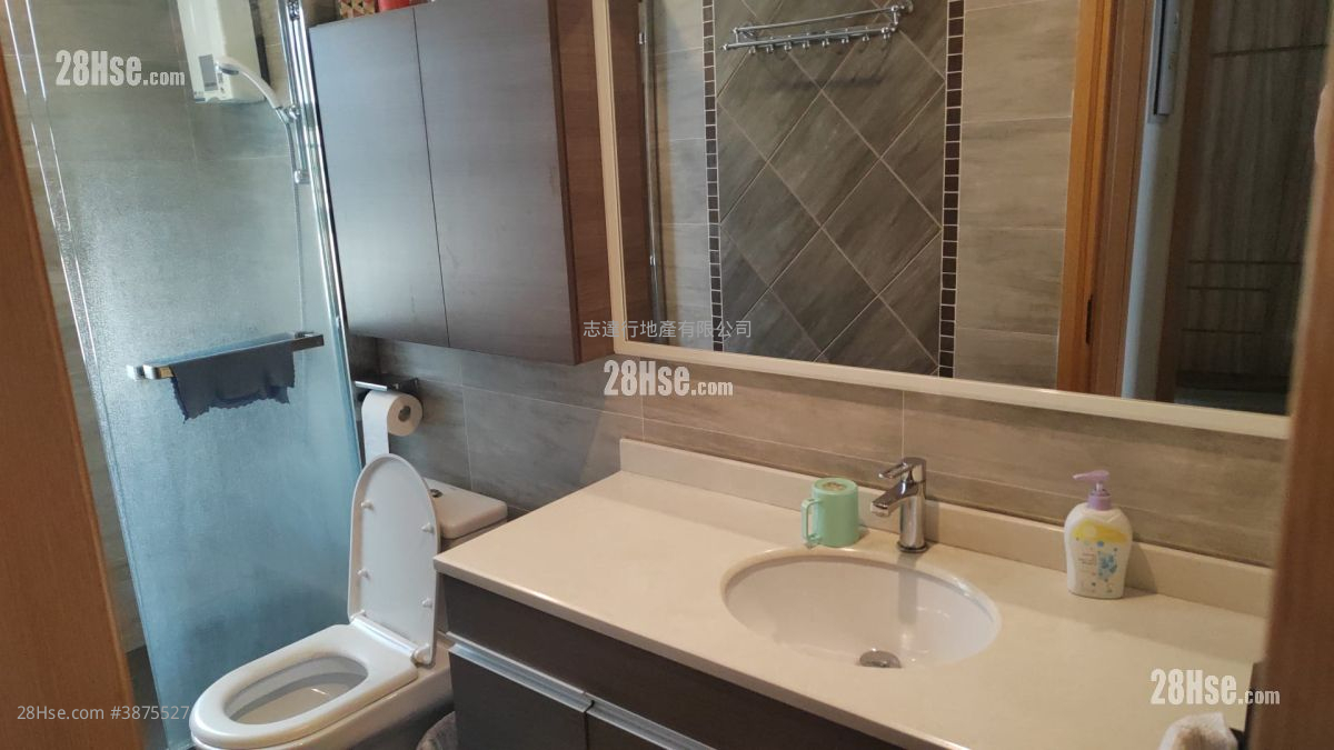 Village Rental 3 Bedrooms , 1 Bathroom 700 ft² ( 65.0 m² )
