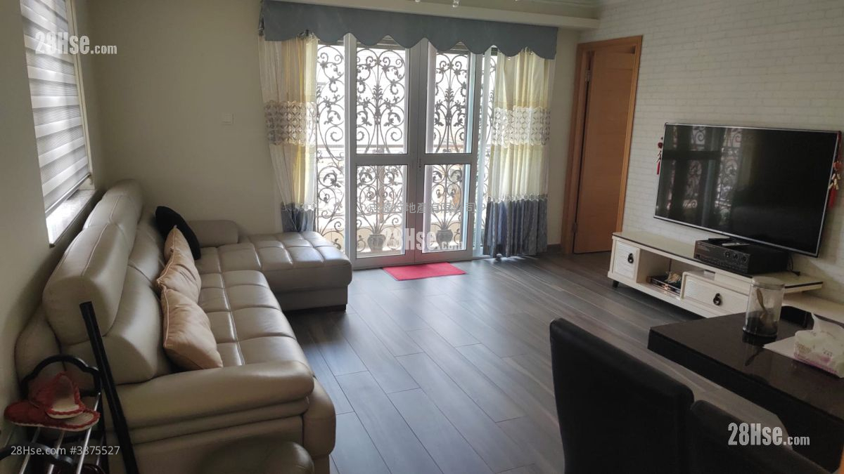 Village Rental 3 Bedrooms , 1 Bathroom 700 ft² ( 65.0 m² )