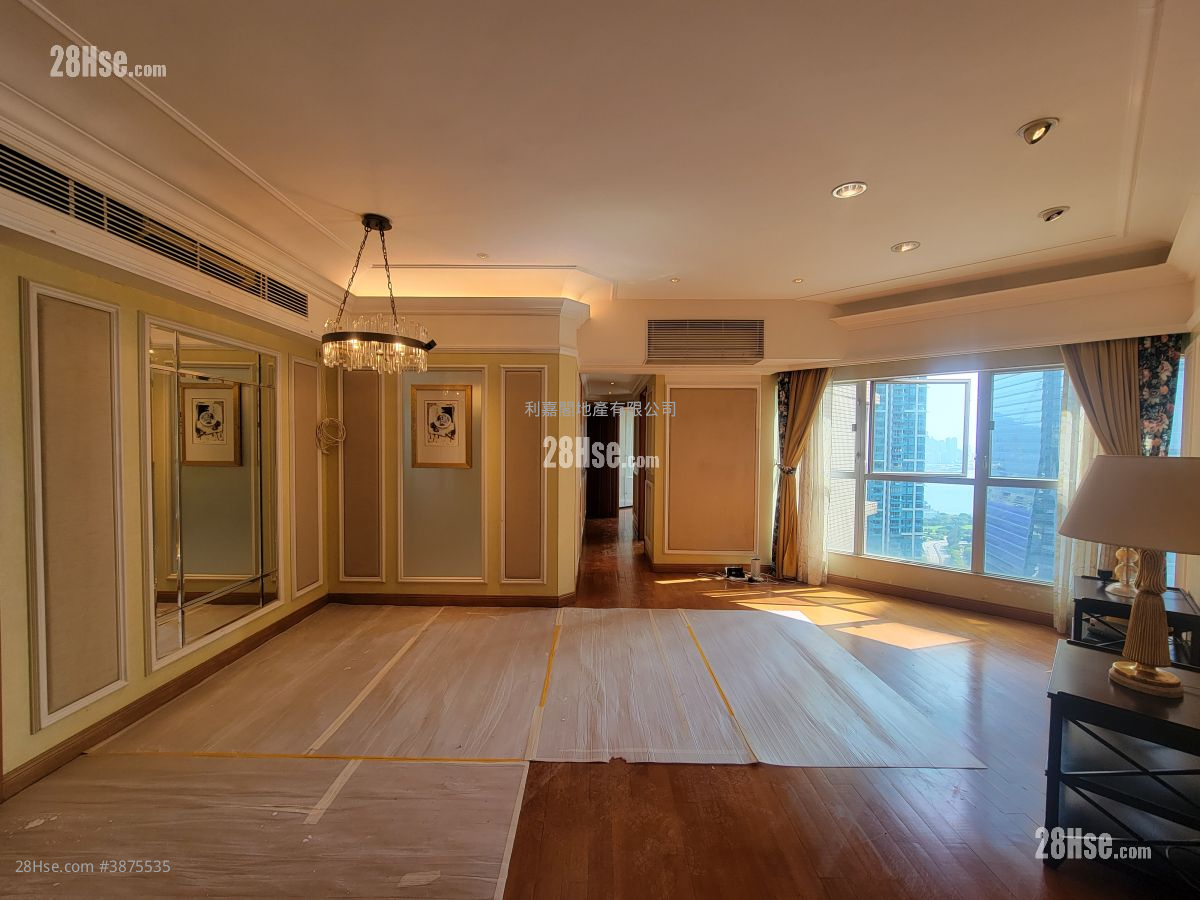 The Waterfront Rental 2 Bedrooms , 2 Bathrooms 941 ft² ( 87.4 m² )