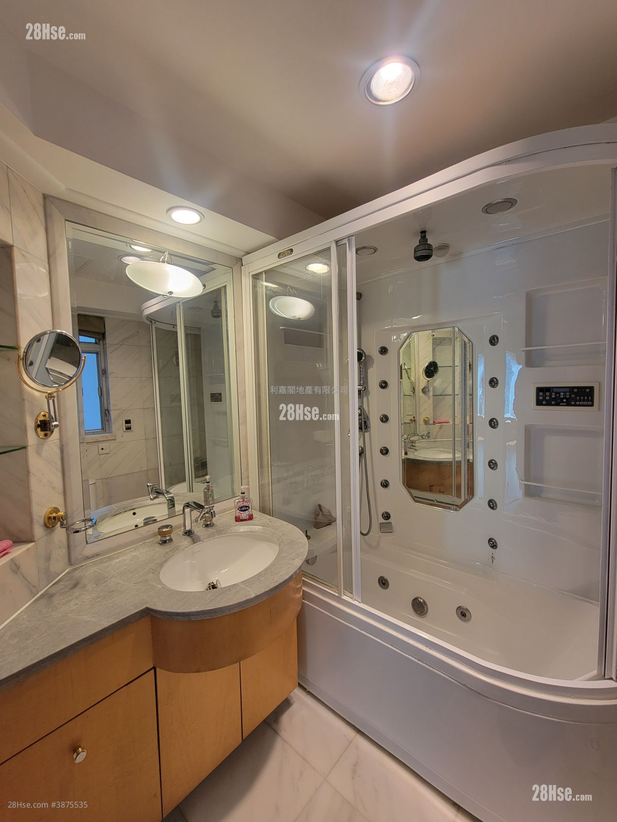 The Waterfront Rental 2 Bedrooms , 2 Bathrooms 941 ft² ( 87.4 m² )