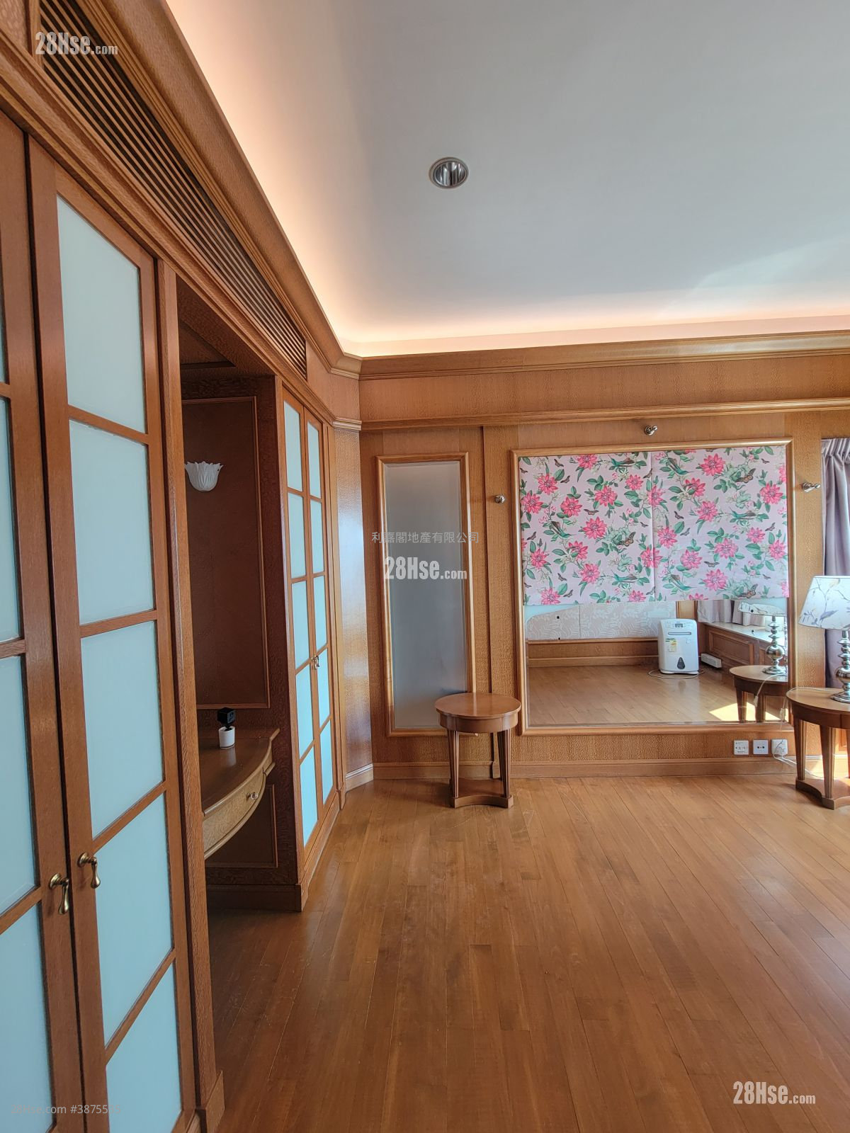 The Waterfront Rental 2 Bedrooms , 2 Bathrooms 941 ft² ( 87.4 m² )
