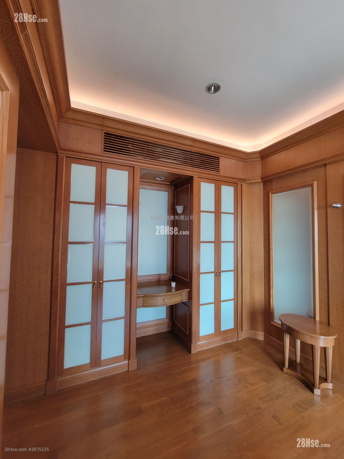 The Waterfront Rental 2 Bedrooms , 2 Bathrooms 941 ft² ( 87.4 m² )
