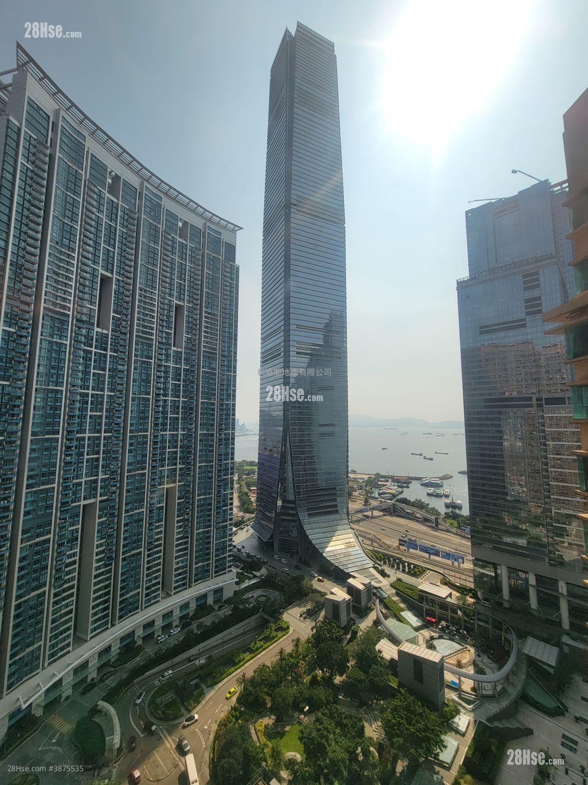 The Waterfront Rental 2 Bedrooms , 2 Bathrooms 941 ft² ( 87.4 m² )