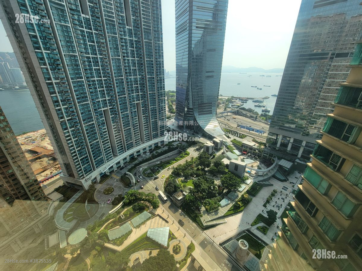 The Waterfront Rental 2 Bedrooms , 2 Bathrooms 941 ft² ( 87.4 m² )