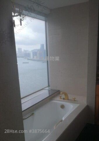 Harbourfront Landmark Sell 3 Bedrooms 1,420 ft² ( 131.9 m² )