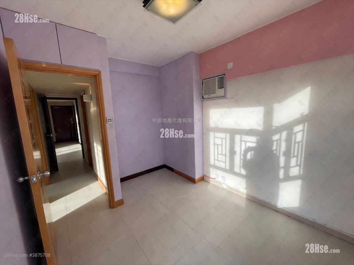 Belvedere Garden Sell 3 Bedrooms , 1 Bathroom 572 ft² ( 53.1 m² )