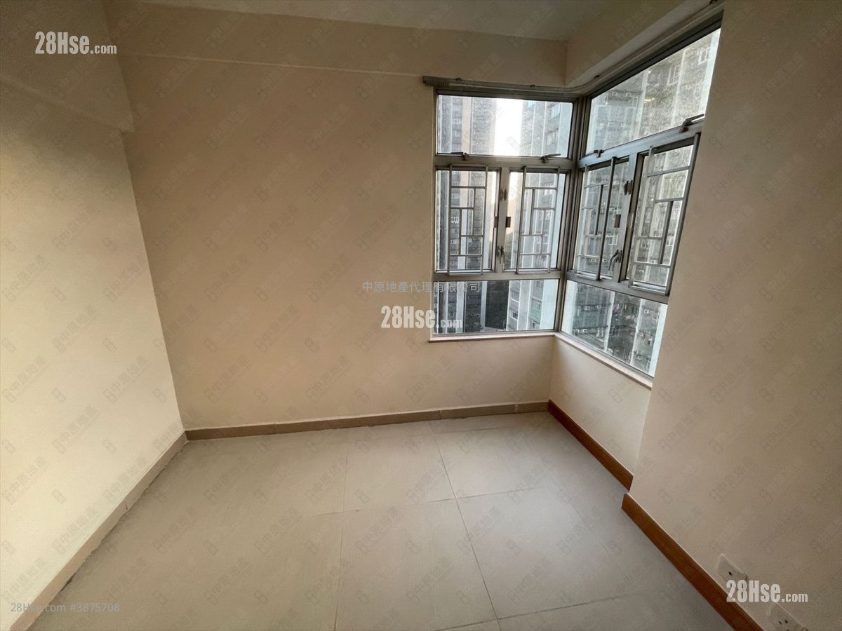 Belvedere Garden Sell 3 Bedrooms , 1 Bathroom 572 ft² ( 53.1 m² )