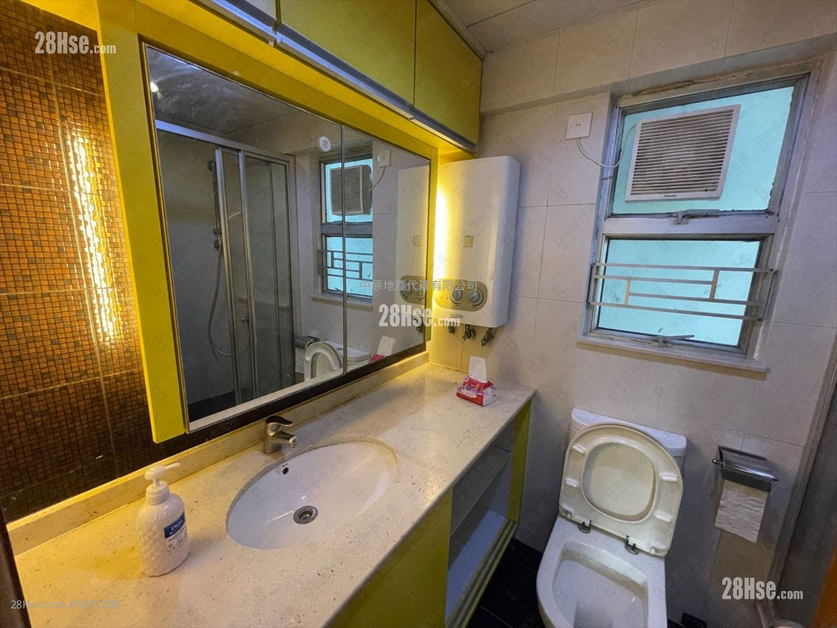 Belvedere Garden Sell 3 Bedrooms , 1 Bathroom 572 ft² ( 53.1 m² )