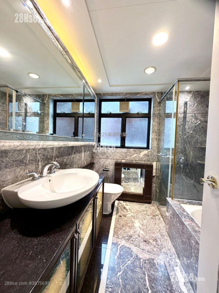 The Arch Rental 3 Bedrooms , 2 Bathrooms 970 ft² ( 90.1 m² )