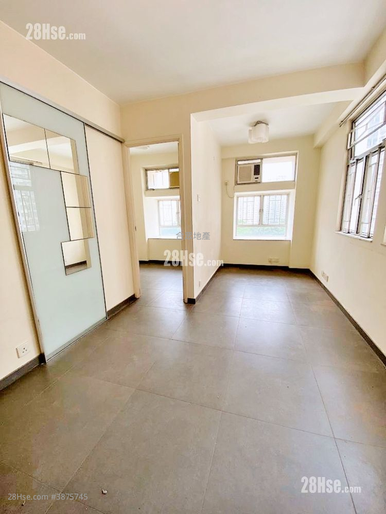 Jade Plaza Rental 262 ft² ( 24.3 m² )