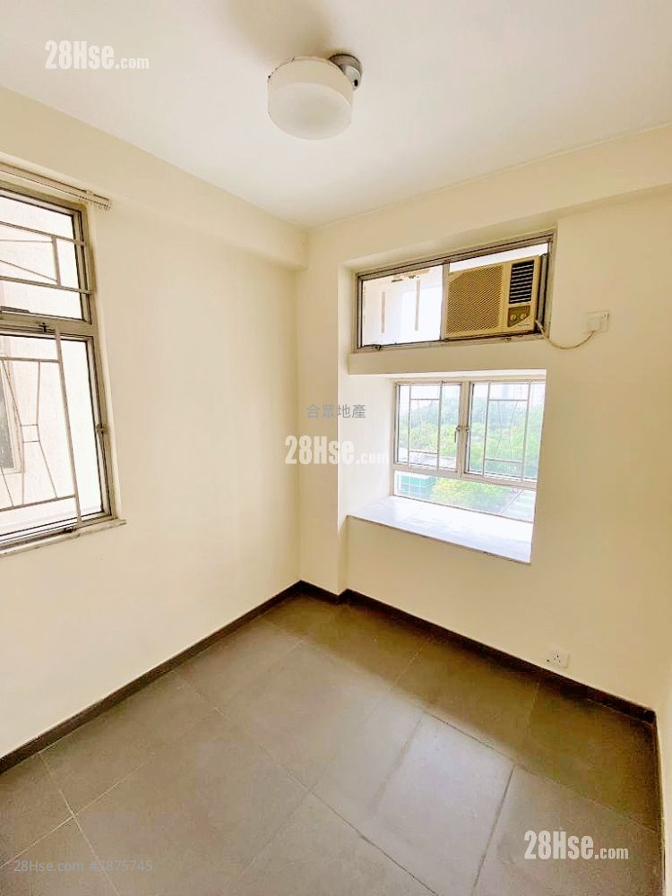 Jade Plaza Rental 262 ft² ( 24.3 m² )