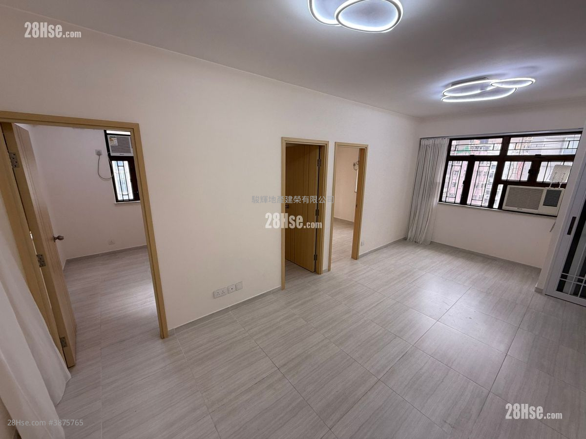 Diamond Court Rental 3 Bedrooms , 1 Bathroom 576 ft² ( 53.5 m² )