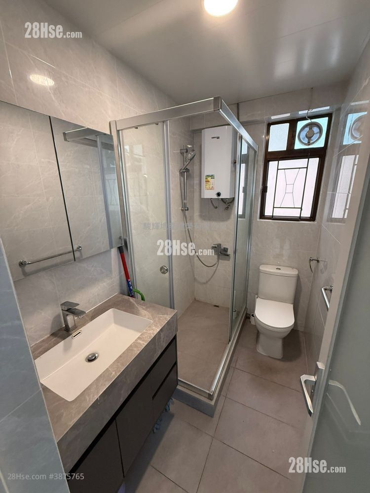 Diamond Court Rental 3 Bedrooms , 1 Bathroom 576 ft² ( 53.5 m² )