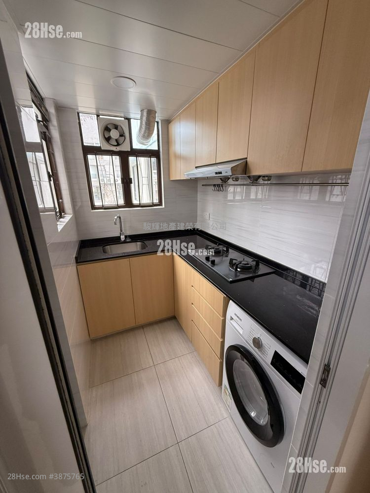Diamond Court Rental 3 Bedrooms , 1 Bathroom 576 ft² ( 53.5 m² )