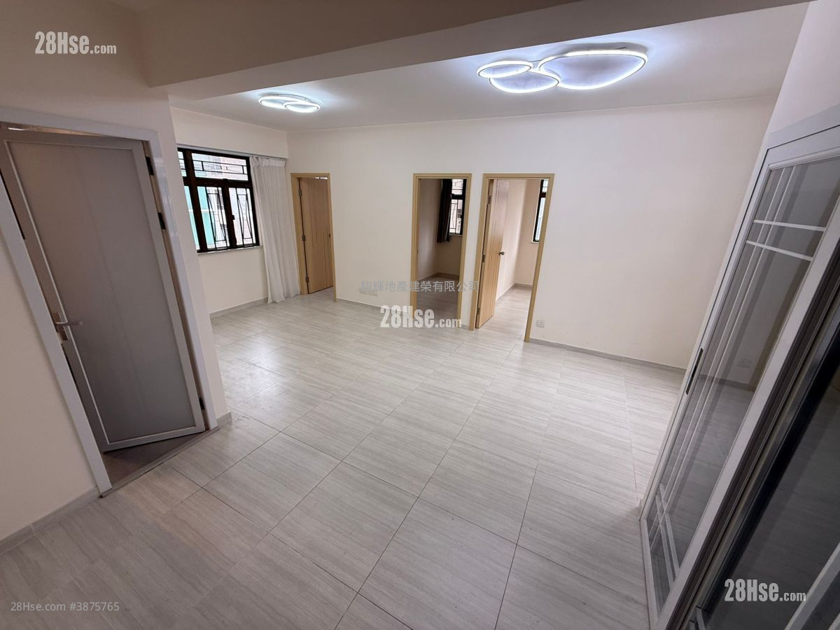 Diamond Court Rental 3 Bedrooms , 1 Bathroom 576 ft² ( 53.5 m² )