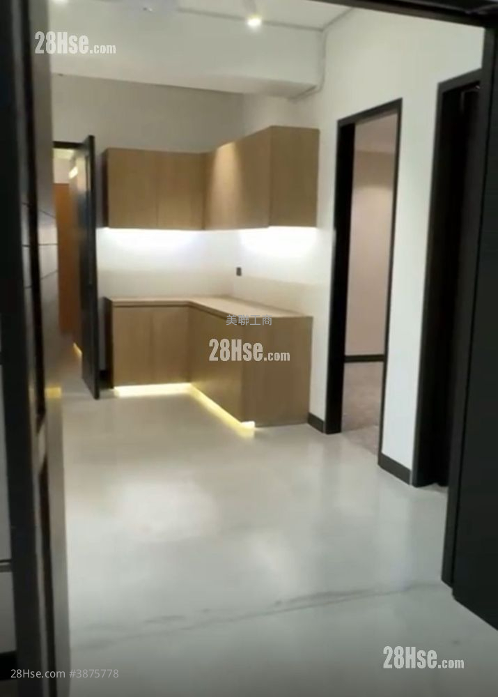 Remex Centre Rental 2 Bedrooms , 2 Toilets