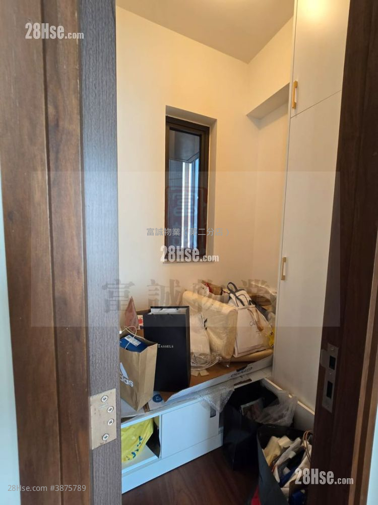Maya Rental 3 Bedrooms , 2 Bathrooms 795 ft² ( 73.9 m² )