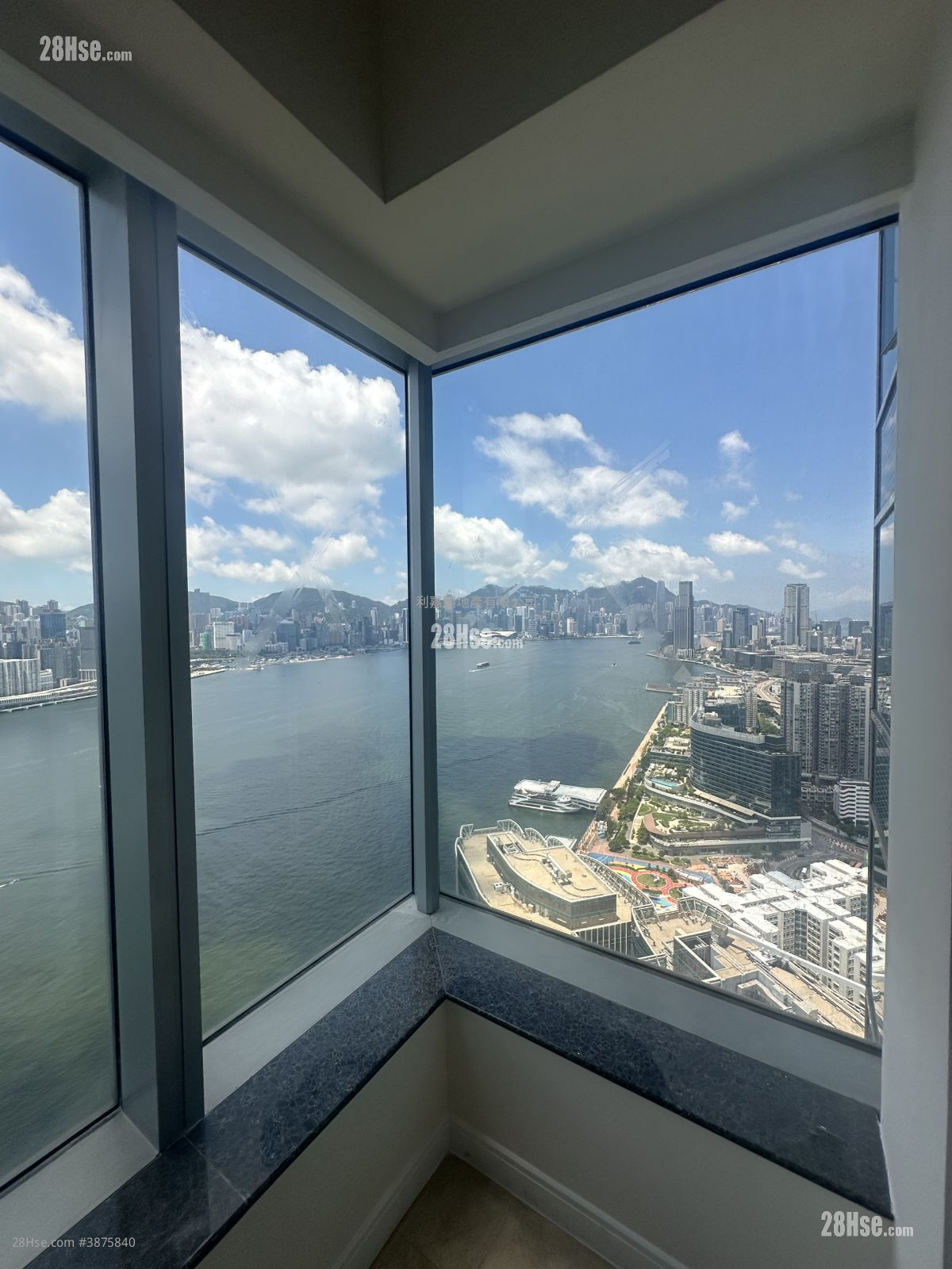 Harbourfront Landmark Sell 4 Bedrooms 1,963 ft² ( 182.4 m² )