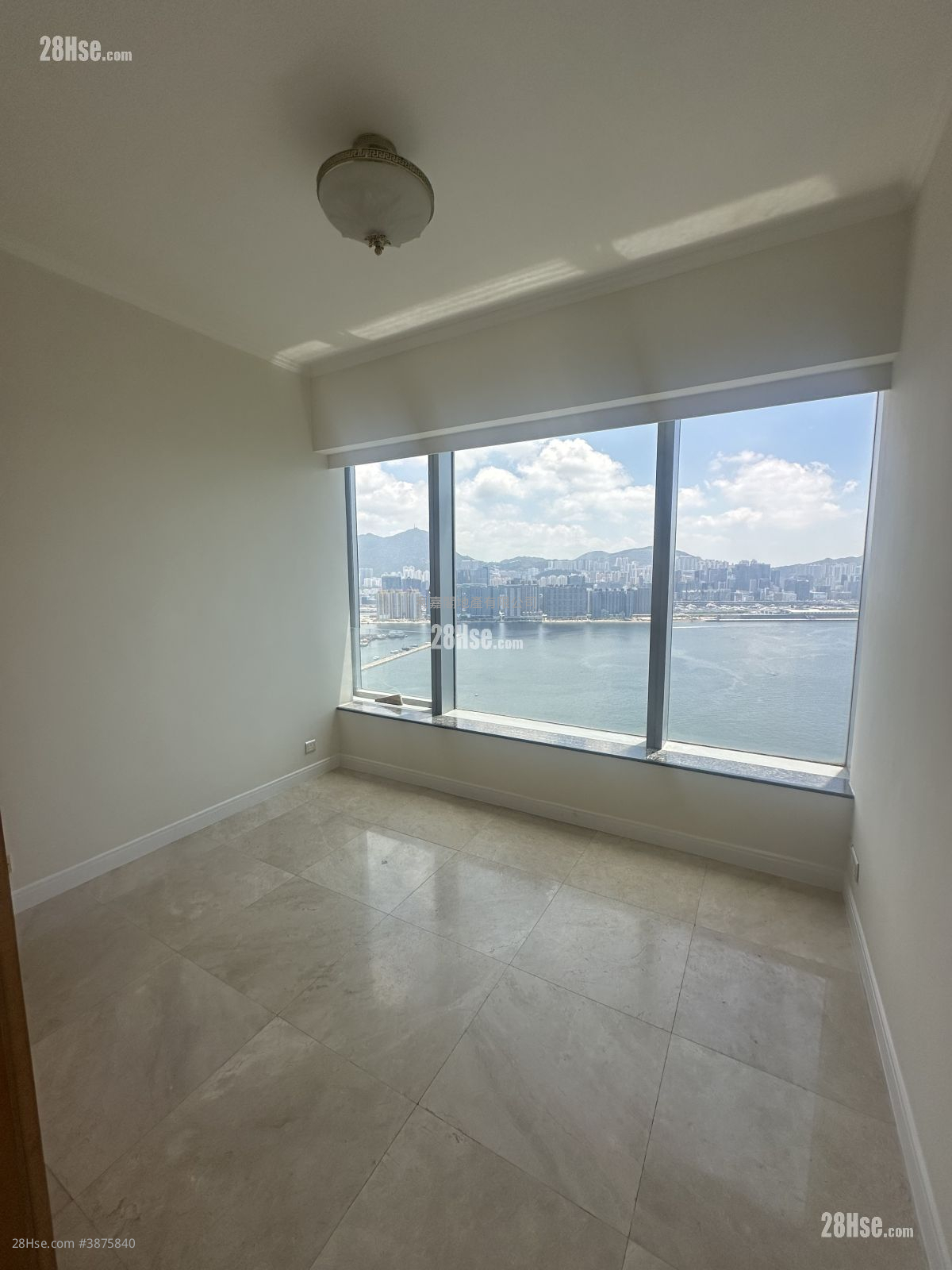 Harbourfront Landmark Sell 4 Bedrooms 1,963 ft² ( 182.4 m² )