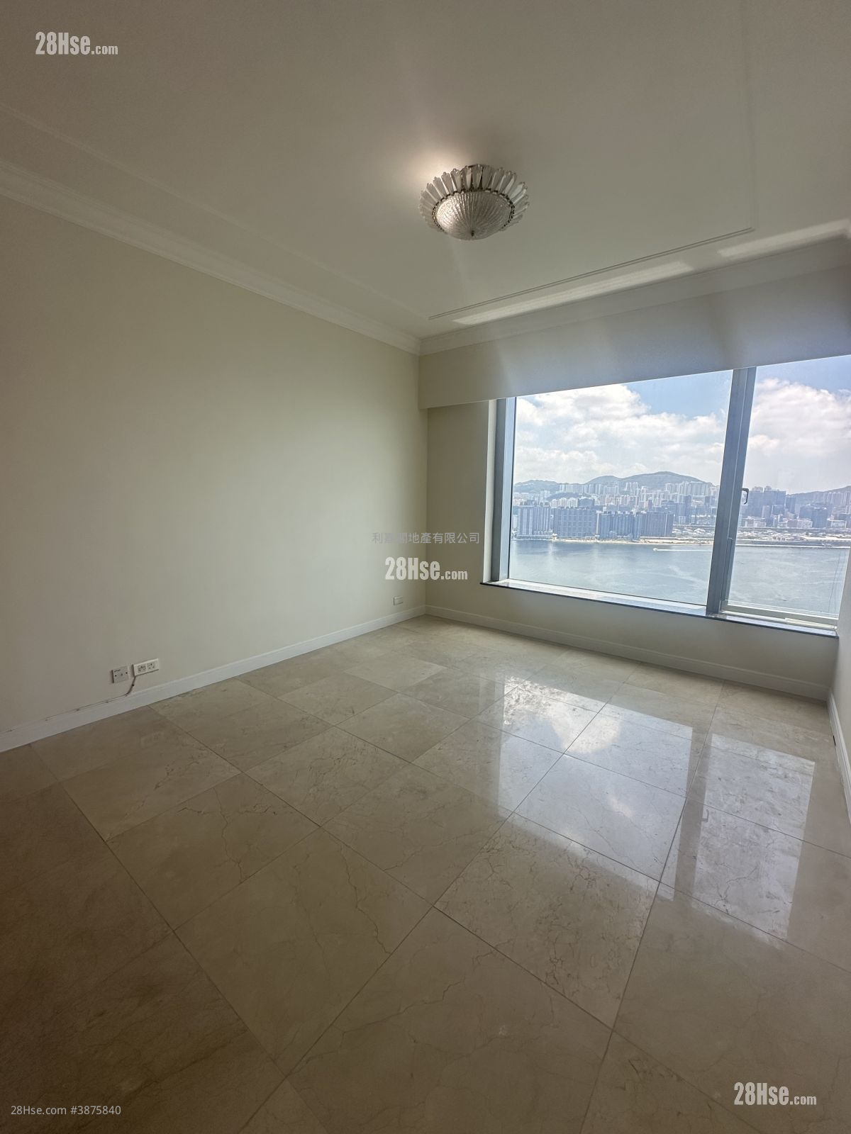 Harbourfront Landmark Sell 4 Bedrooms 1,963 ft² ( 182.4 m² )