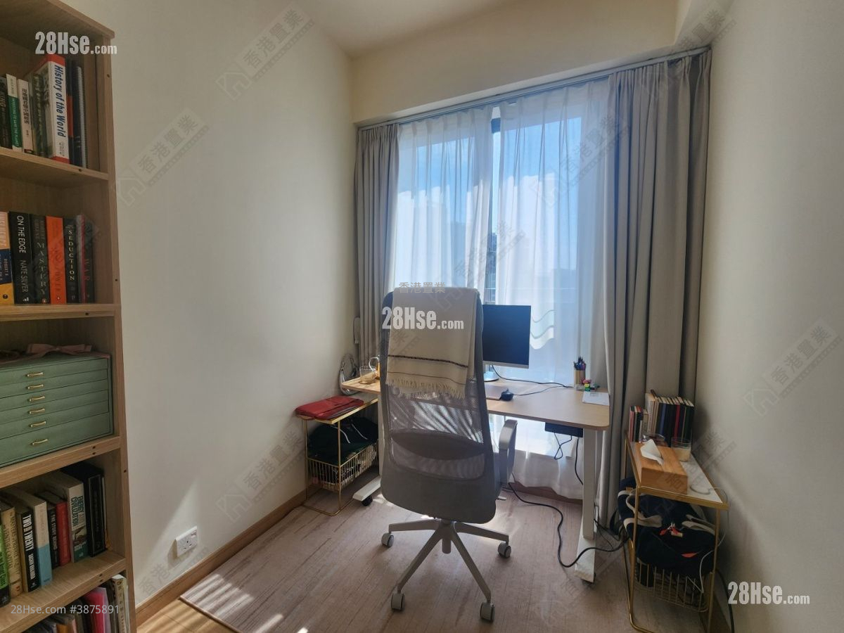 Mantin Heights Sell 2 Bedrooms , 1 Bathroom 505 ft² ( 46.9 m² )