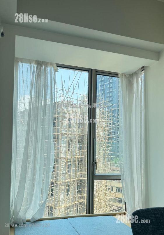 One New York 售盘 3 房 , 1 浴室 467 平方尺 ( 43.4 平方米 )