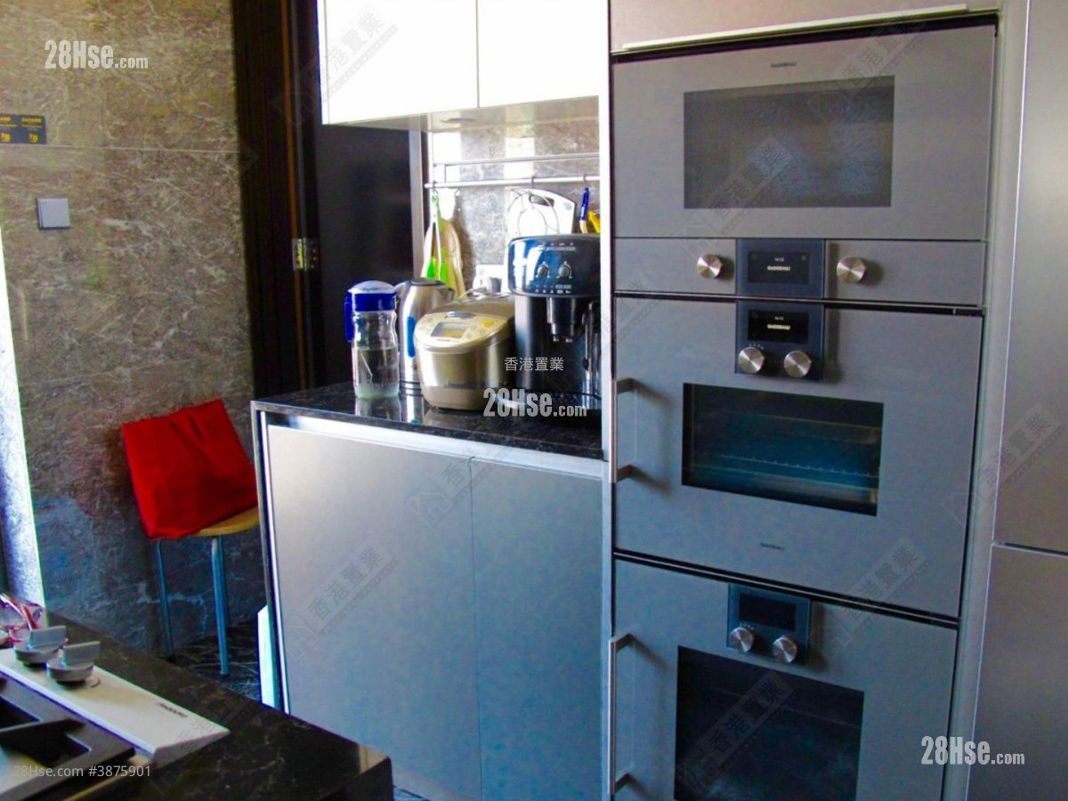 Ultima Rental 3 Bedrooms , 2 Bathrooms 994 ft² ( 92.3 m² )