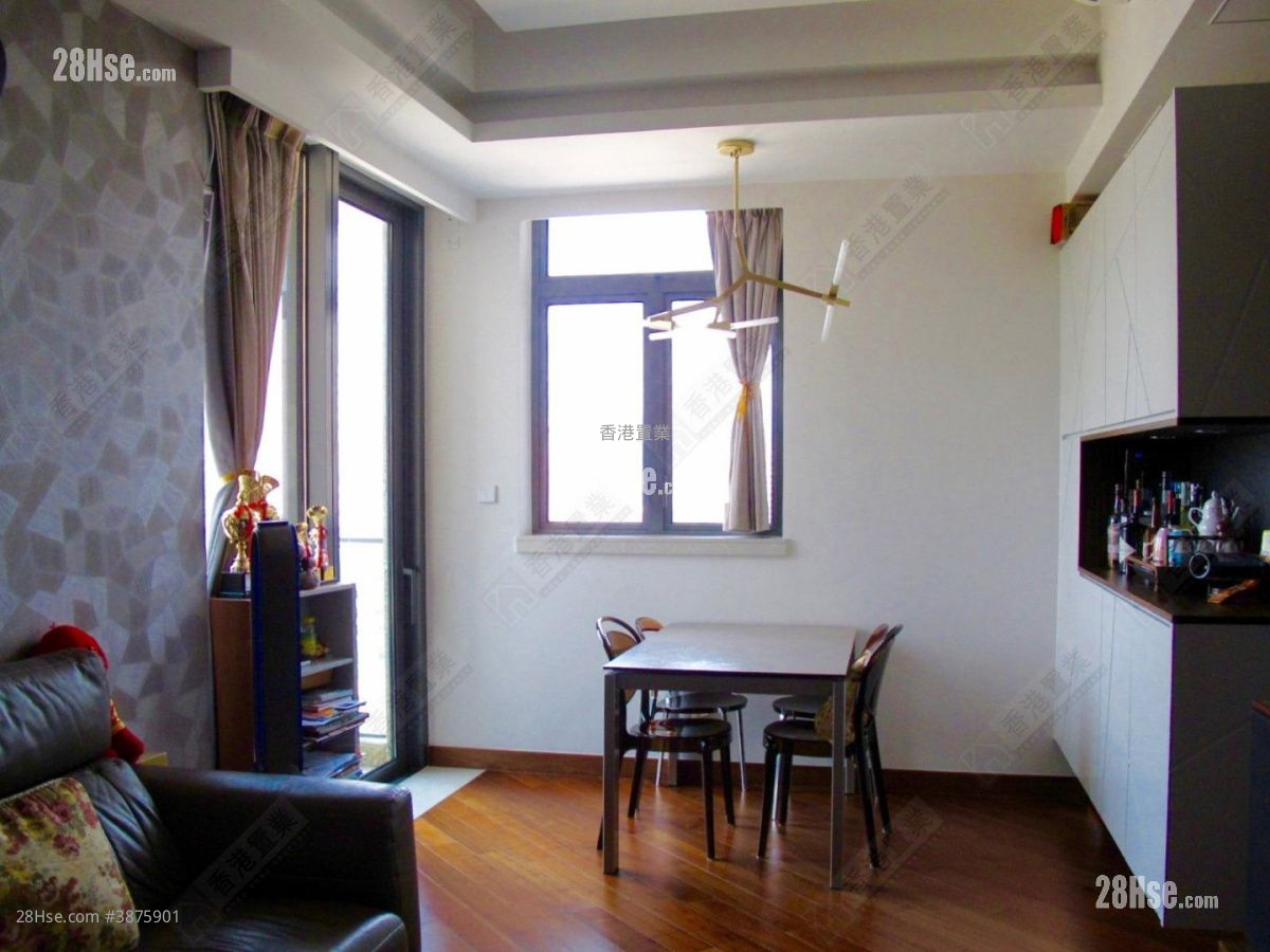 Ultima Rental 3 Bedrooms , 2 Bathrooms 994 ft² ( 92.3 m² )