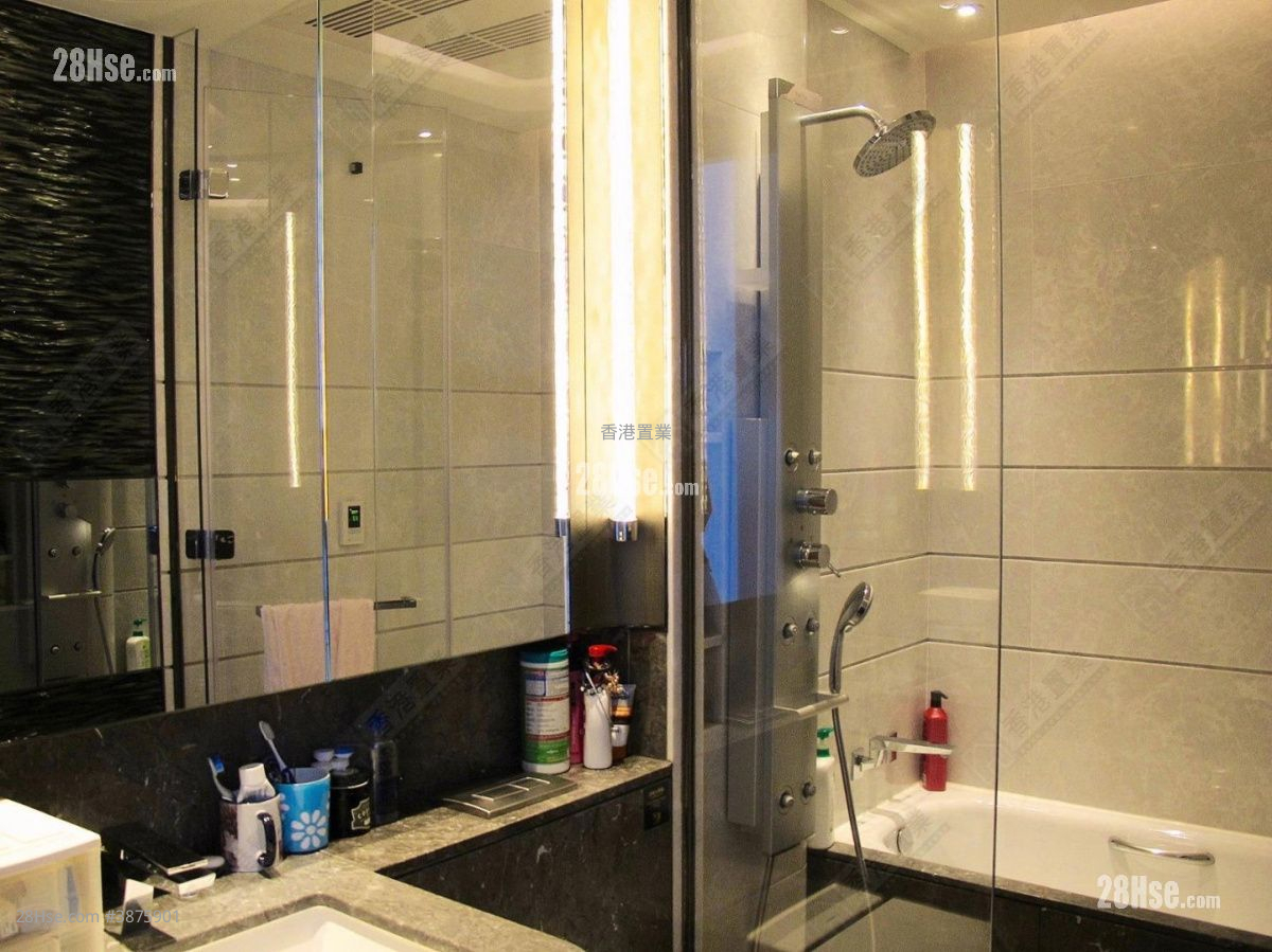 Ultima Rental 3 Bedrooms , 2 Bathrooms 994 ft² ( 92.3 m² )