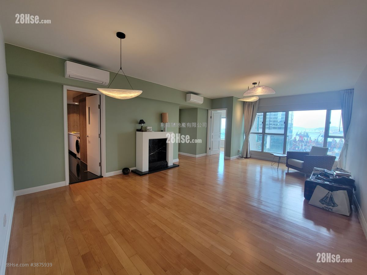 The Waterfront Rental 3 Bedrooms , 2 Bathrooms 1,074 ft² ( 99.8 m² )