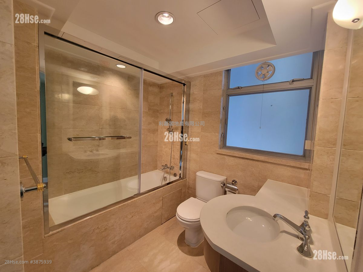 The Waterfront Rental 3 Bedrooms , 2 Bathrooms 1,074 ft² ( 99.8 m² )