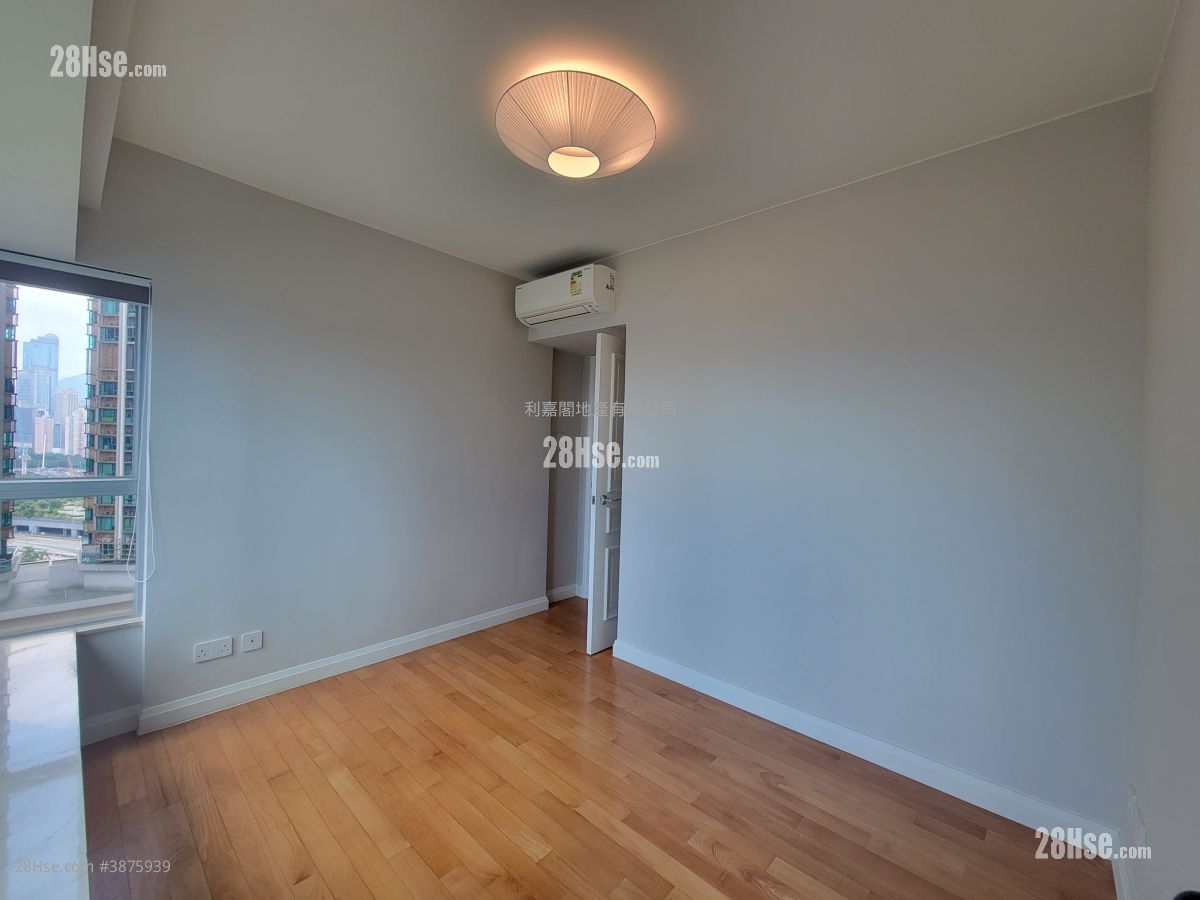 The Waterfront Rental 3 Bedrooms , 2 Bathrooms 1,074 ft² ( 99.8 m² )