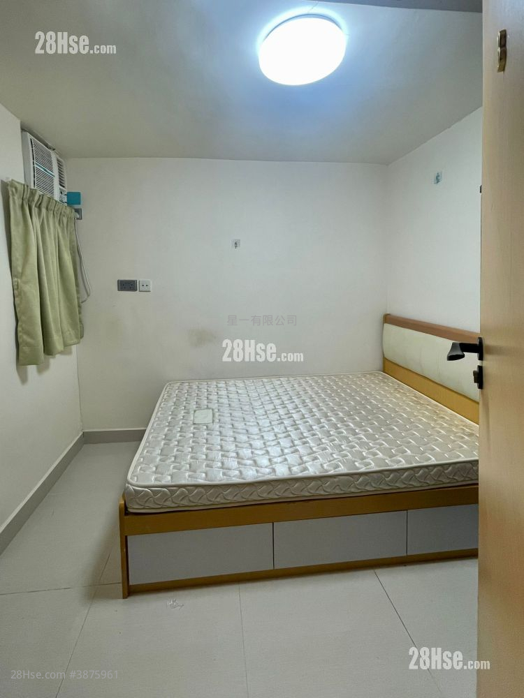 Metropole Building Rental Studio , 1 Bathroom 110 ft² ( 10.2 m² )