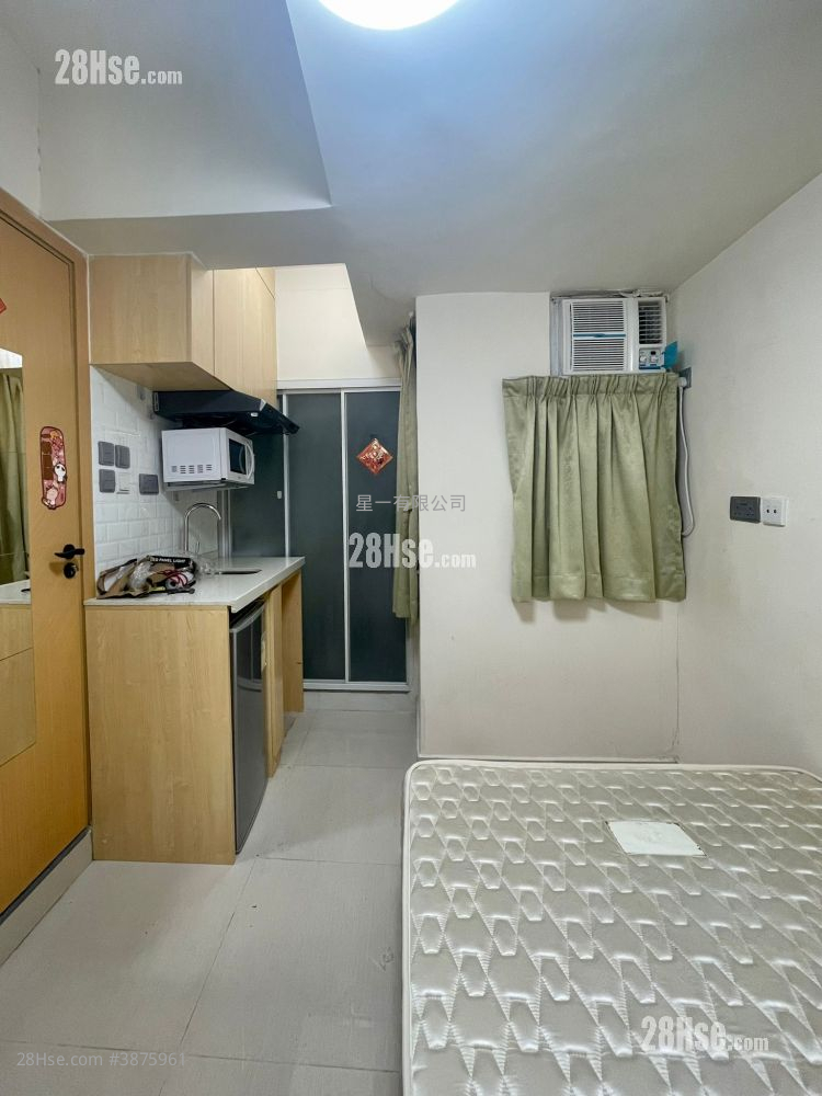 Metropole Building Rental Studio , 1 Bathroom 110 ft² ( 10.2 m² )
