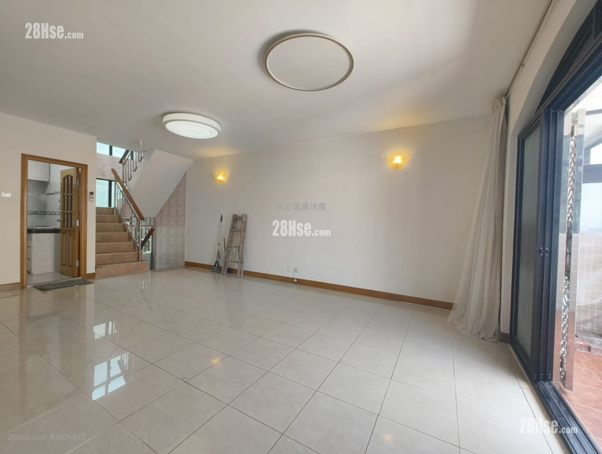 Village Rental 3 Bedrooms , 1 Bathroom 700 ft² ( 65.0 m² )