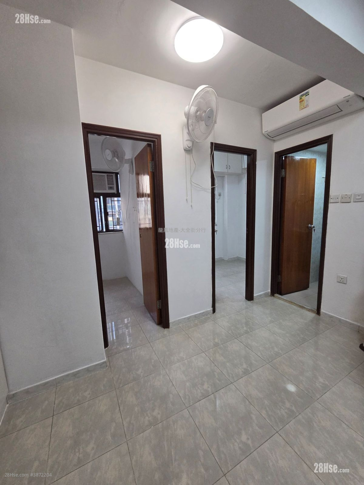 Cosmopolitan Estates Rental 2 Bedrooms , 1 Bathroom 326 ft² ( 30.3 m² )
