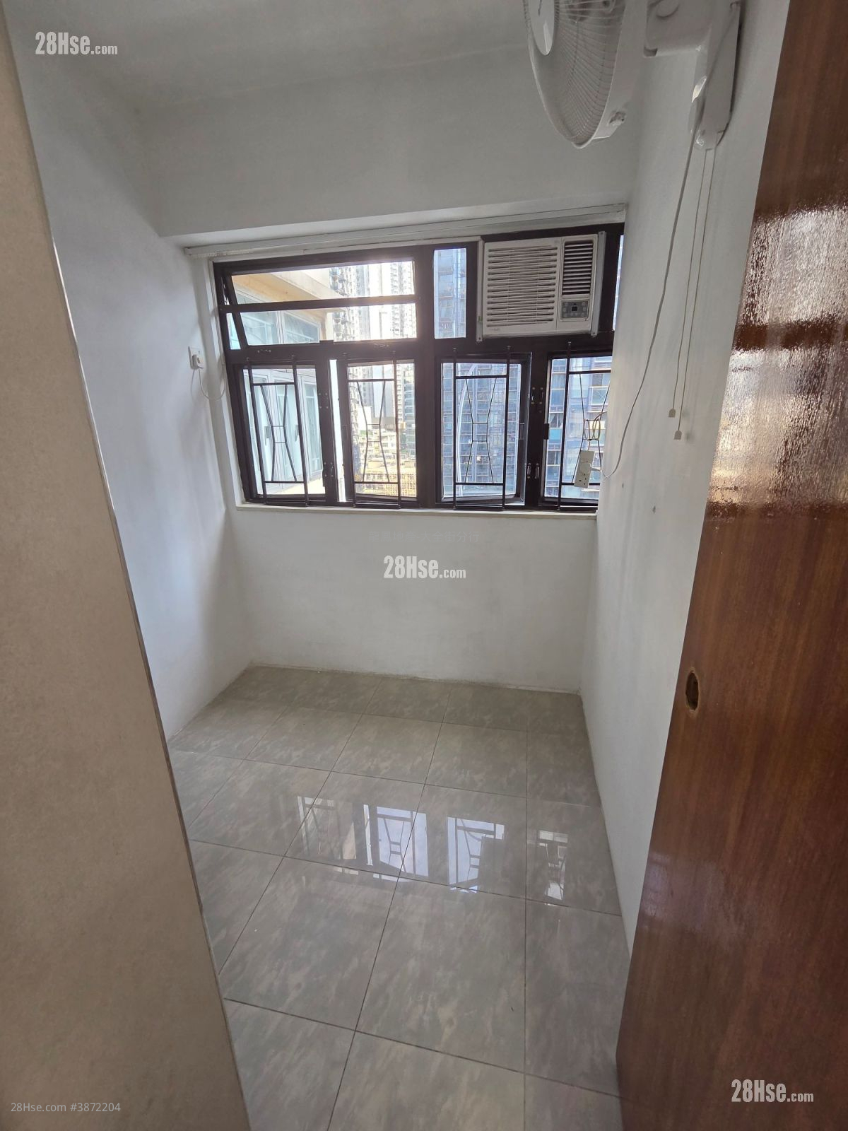 Cosmopolitan Estates Rental 2 Bedrooms , 1 Bathroom 326 ft² ( 30.3 m² )