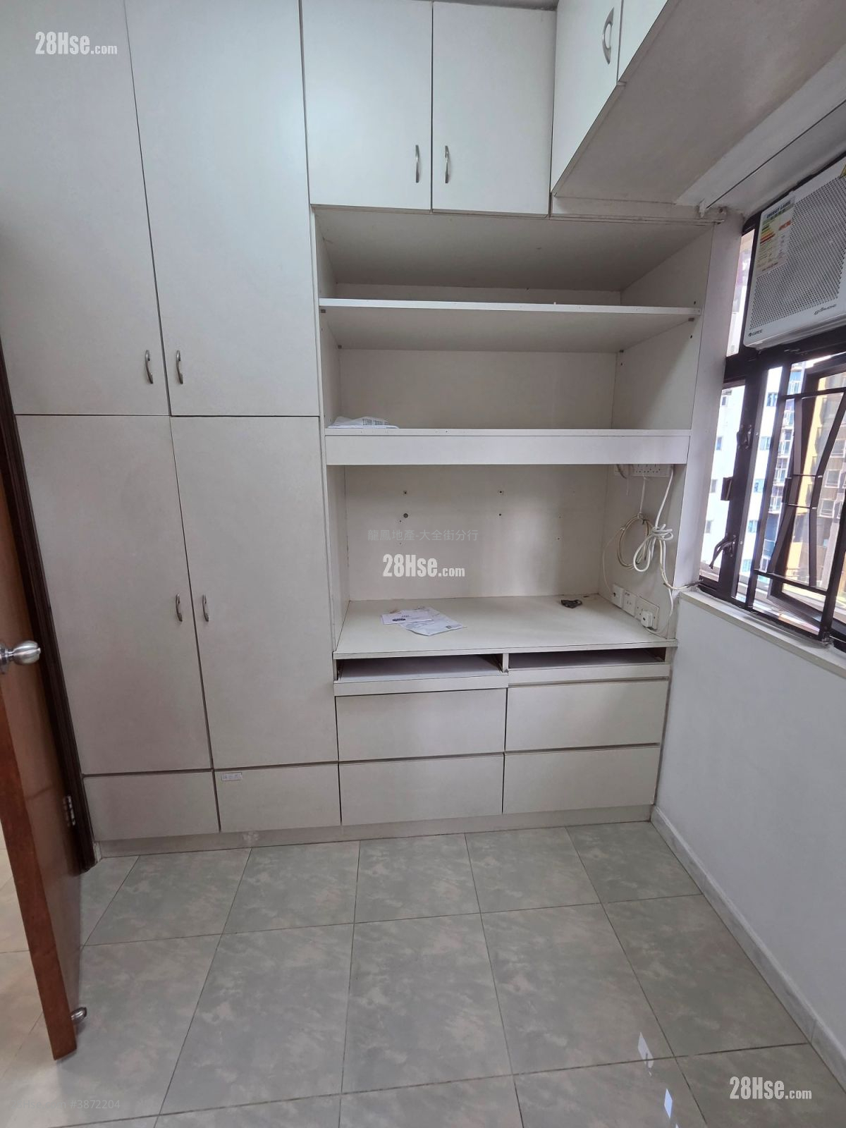 Cosmopolitan Estates Rental 2 Bedrooms , 1 Bathroom 326 ft² ( 30.3 m² )