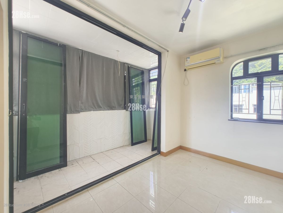 Village Rental 3 Bedrooms , 1 Bathroom 700 ft² ( 65.0 m² )