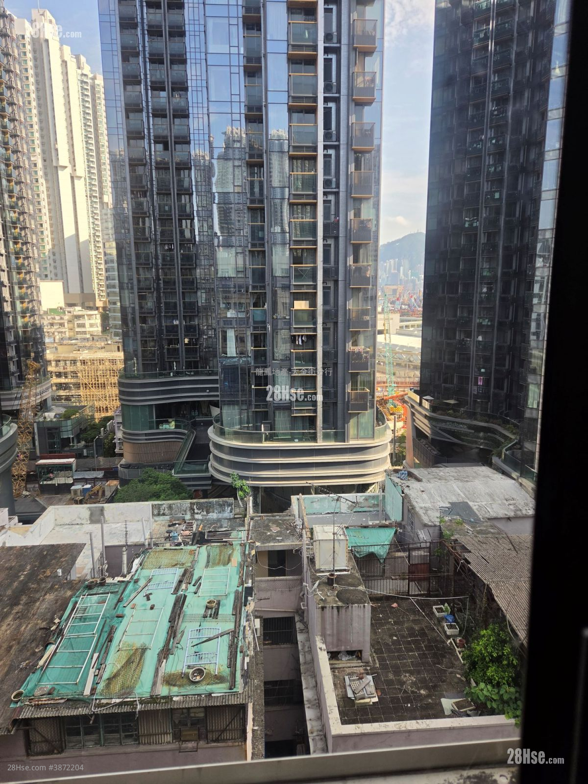 Cosmopolitan Estates Rental 2 Bedrooms , 1 Bathroom 326 ft² ( 30.3 m² )