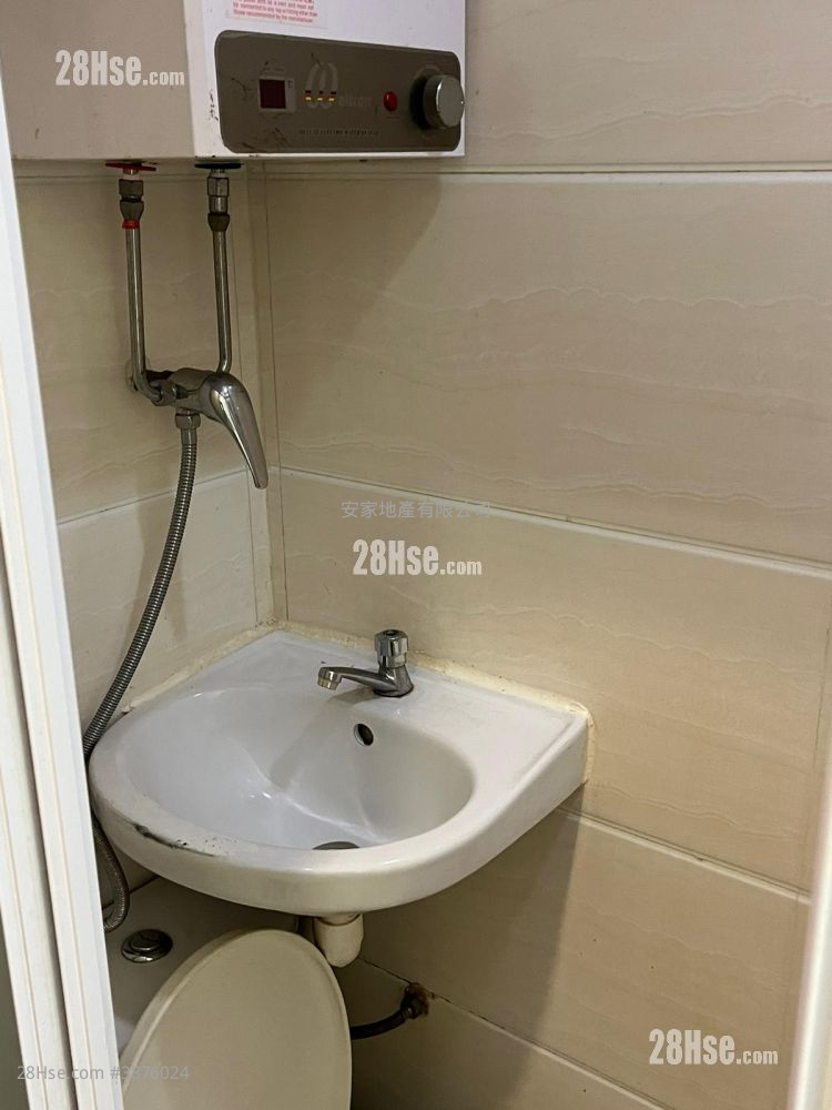 Chung Ying Building Rental 1 Bedroom , 1 Bathroom 160 ft² ( 14.9 m² )