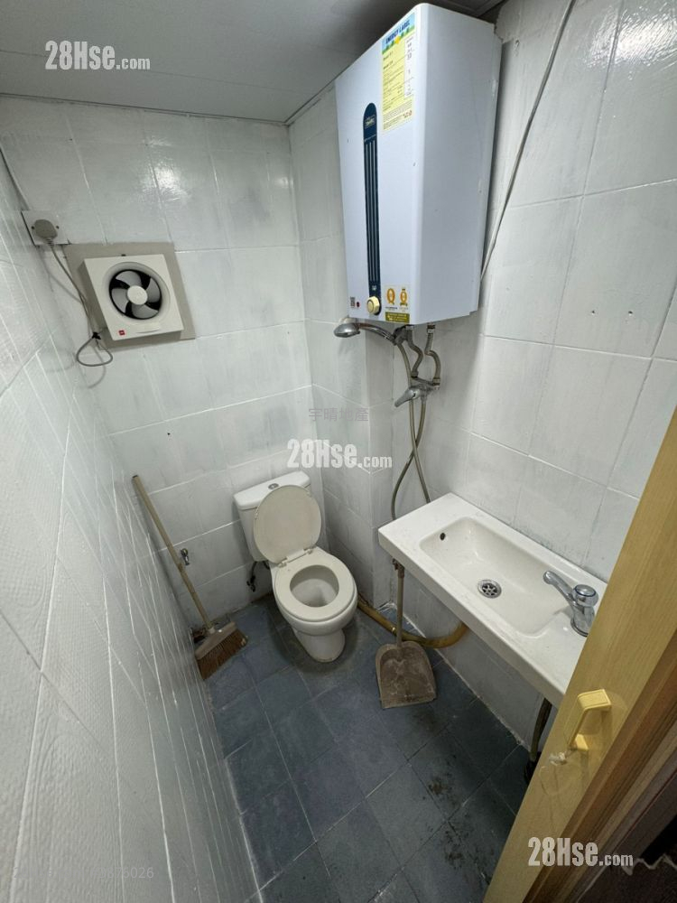 Chinese Mansion Rental 2 Bedrooms , 1 Bathroom 334 ft² ( 31.0 m² )