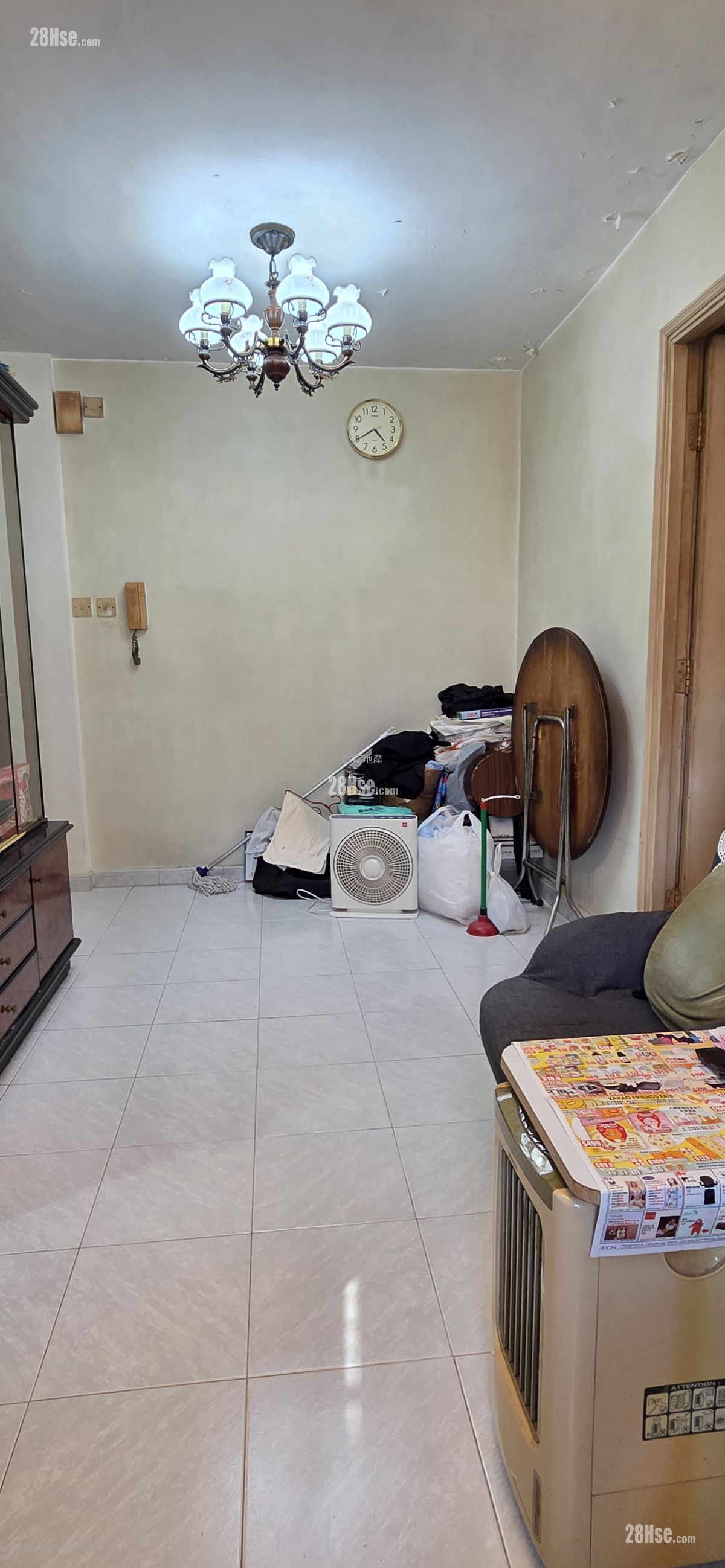 Kwai Yin Court Sell 2 Bedrooms , 1 Bathroom 401 ft² ( 37.3 m² )