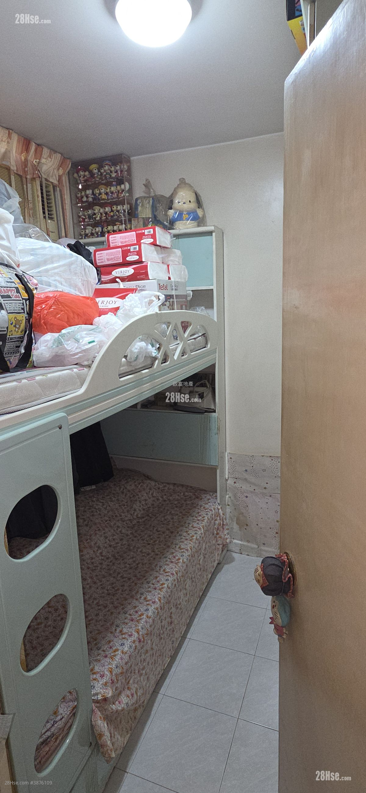 Kwai Yin Court Sell 2 Bedrooms , 1 Bathroom 401 ft² ( 37.3 m² )