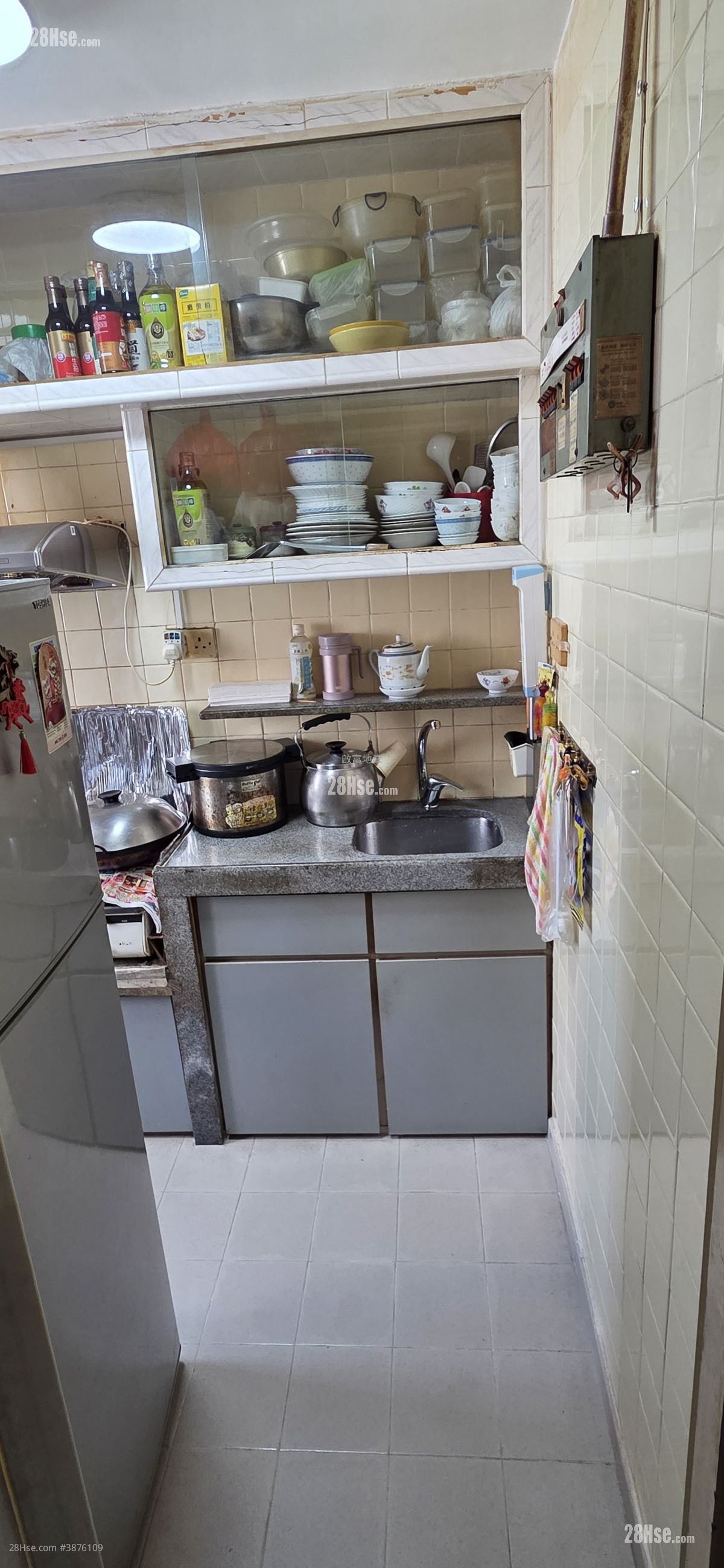 Kwai Yin Court Sell 2 Bedrooms , 1 Bathroom 401 ft² ( 37.3 m² )