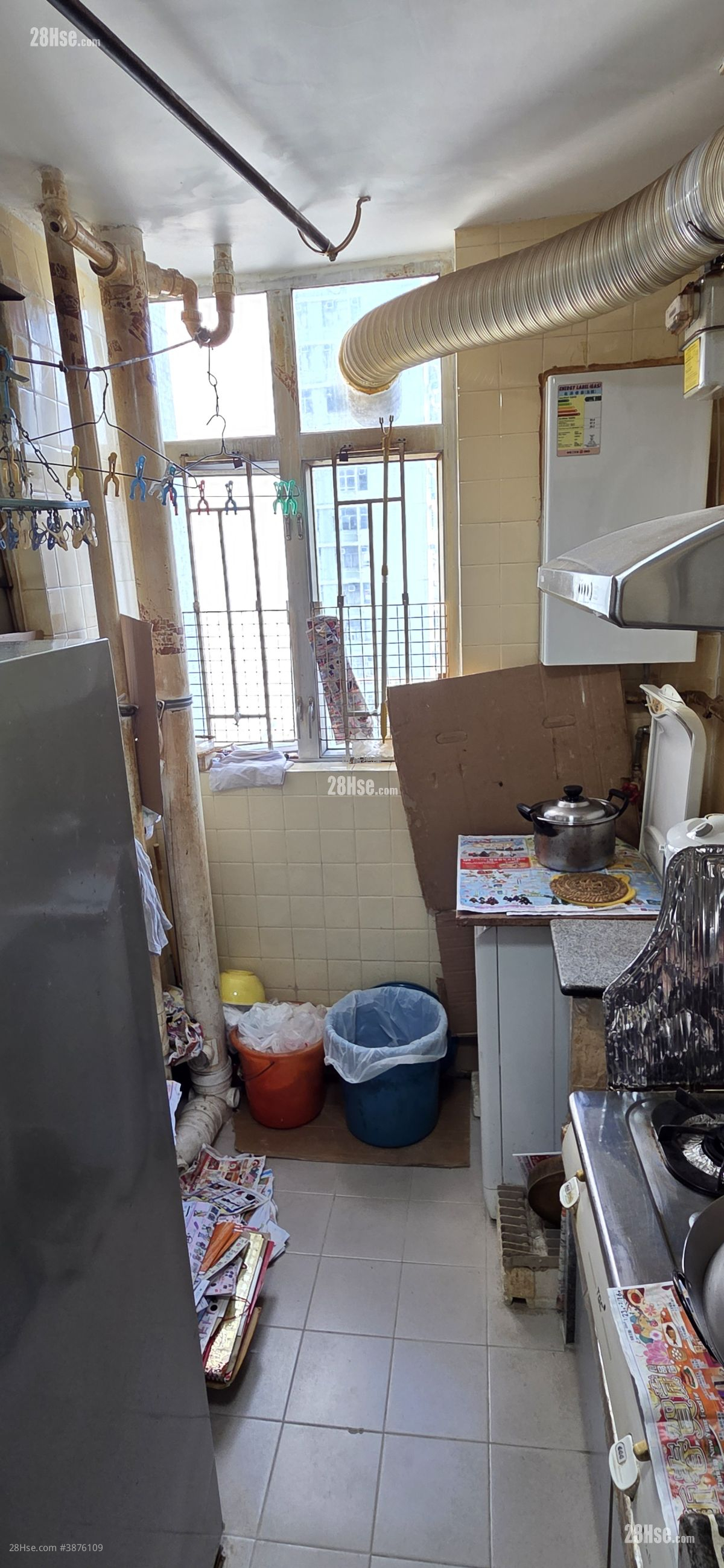 Kwai Yin Court Sell 2 Bedrooms , 1 Bathroom 401 ft² ( 37.3 m² )